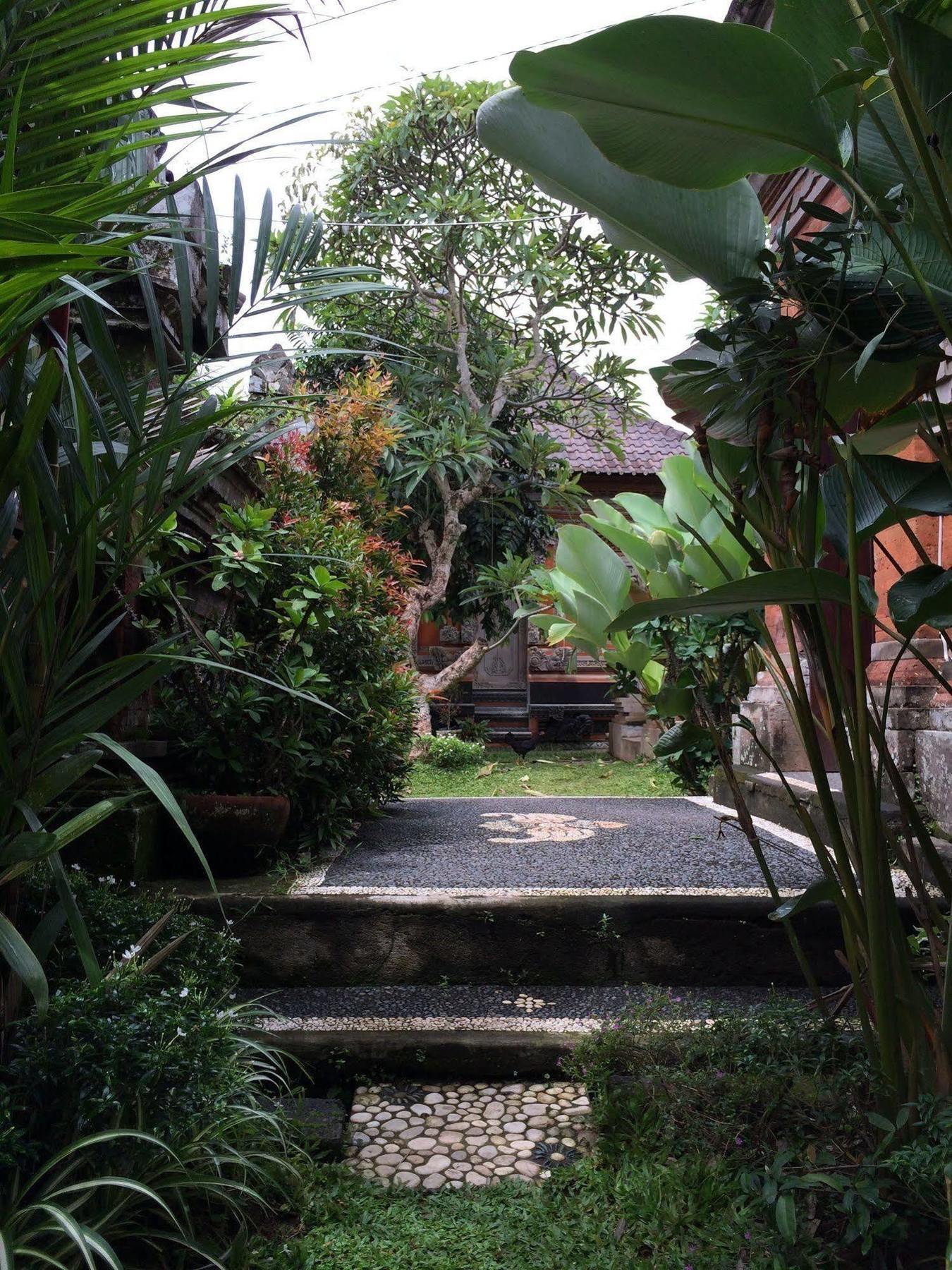 Uma Dewi Guest House Убуд Экстерьер фото